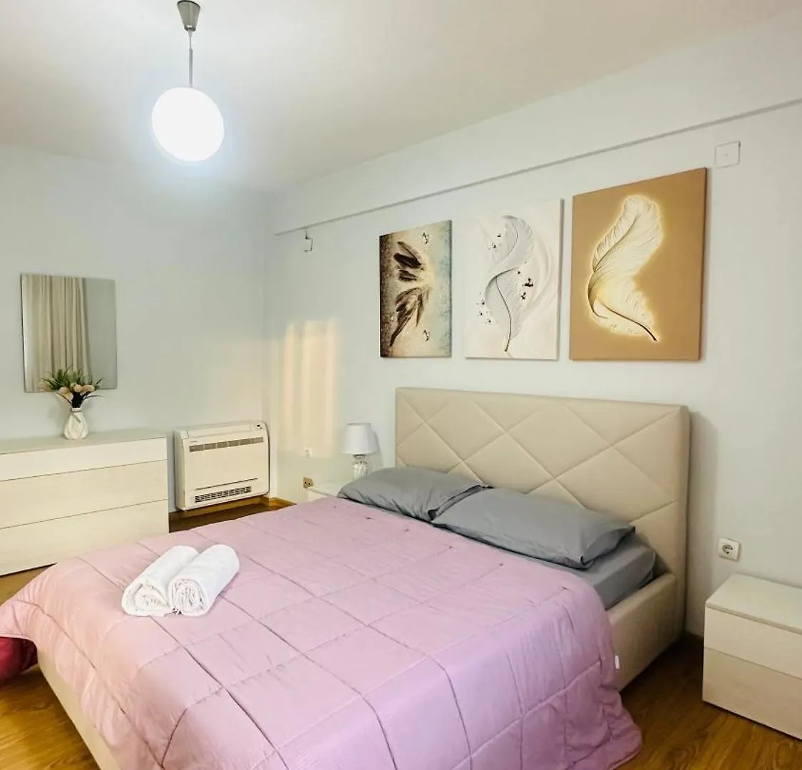 Warm & Spacious Apartment With Balcony Tirana