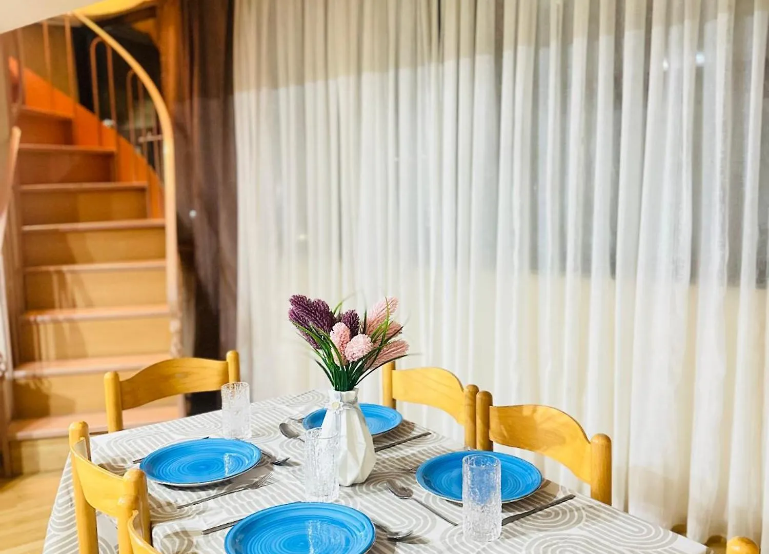 Warm & Spacious Apartment With Balcony Tirana