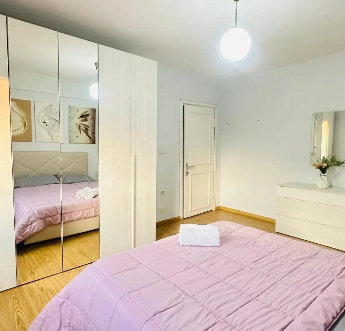 Duplex Apartment-Balcony-City Center -7 Guests Tiran 0*,