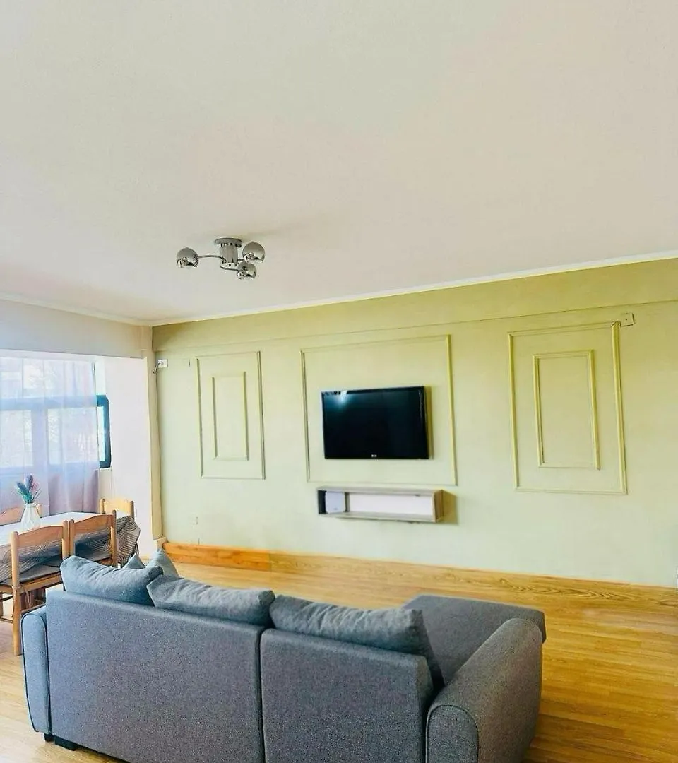 Warm & Spacious Apartment With Balcony Tirana